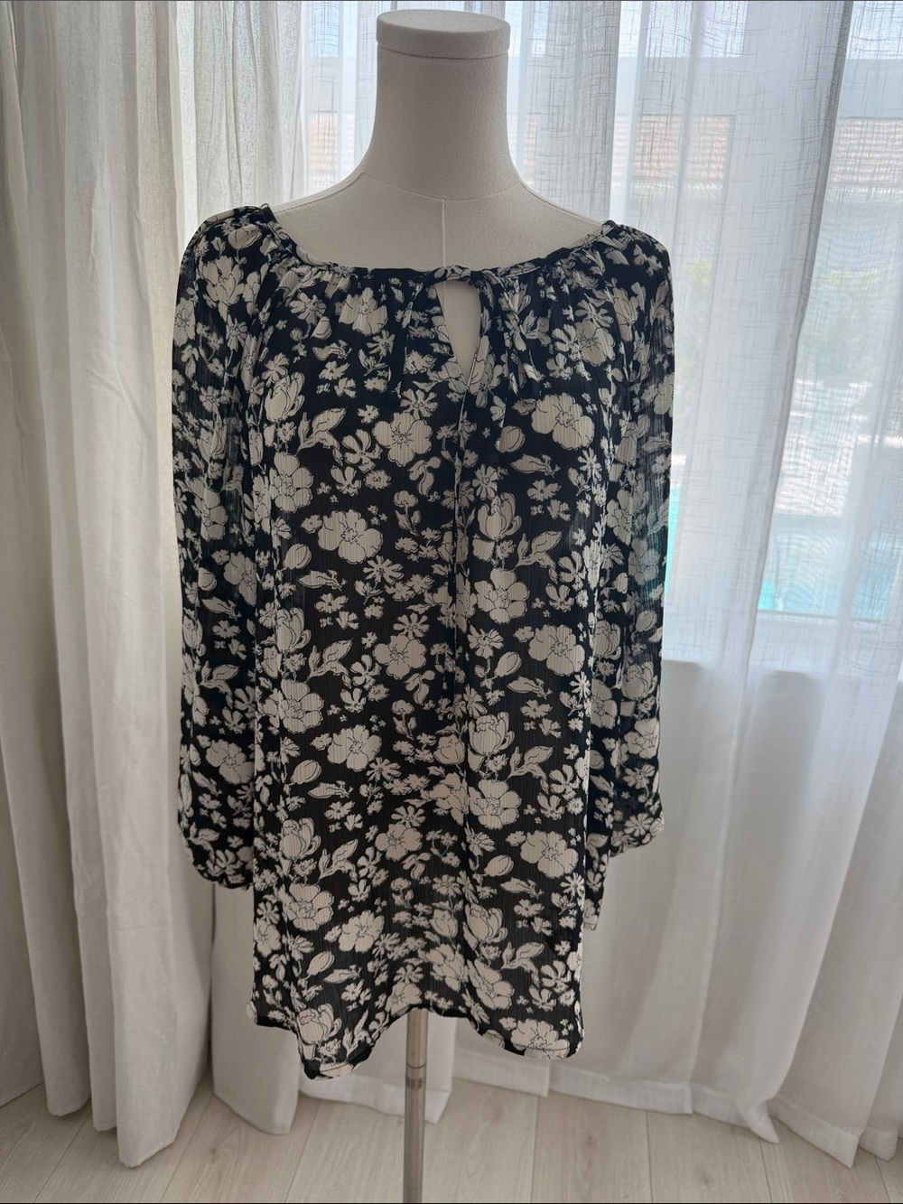 Black & Ivory Floral Peasant Blouse - Women's Top. CHAPS L